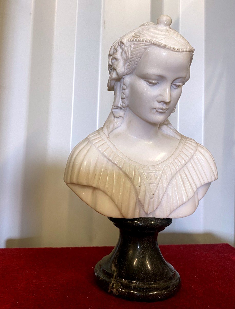 Buste En Marbre De Carrare Finement Sculpté d'Une Jeune Femme à l'Antique Sur Socle En Marbre Noire 19 Ième-photo-5