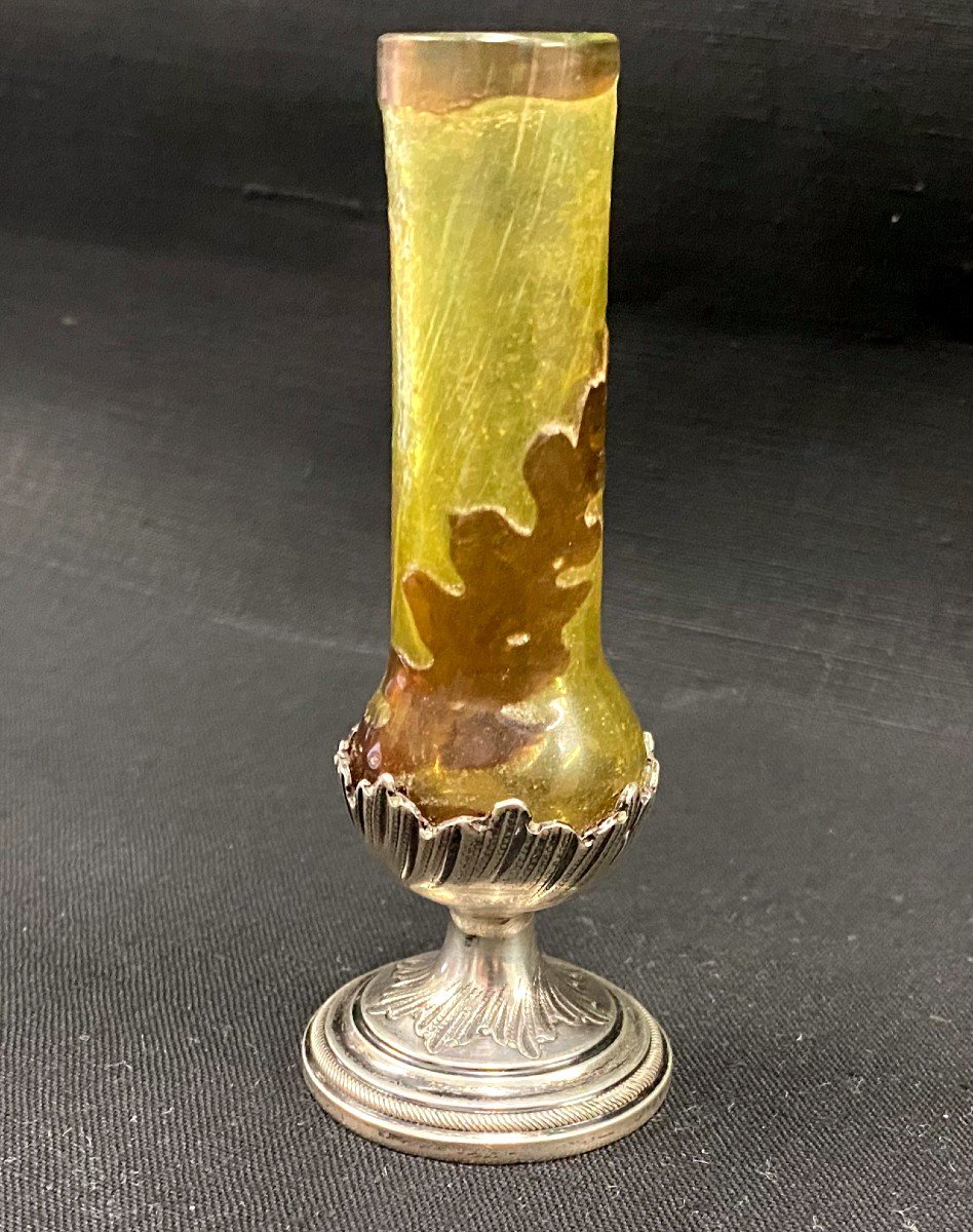 Gallé Ou Daum -Vase Soliflore dégagé à l'acide à décor de feuille de chêne sur pied  en Argent -photo-4