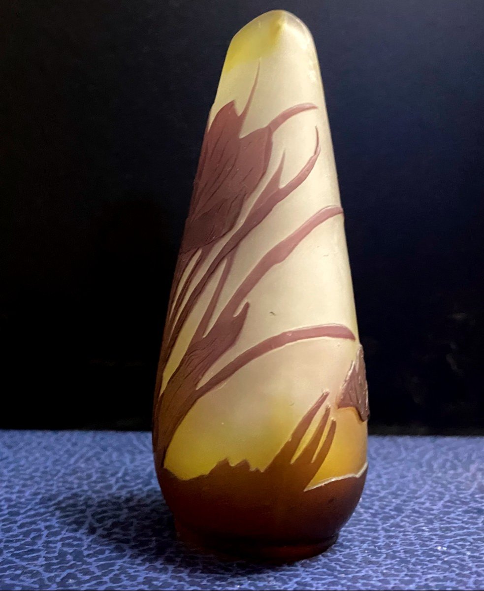 Galle - Vase Aux Lys En Verre Multicouche Dégagé à l'Acide- XX - Art Déco-photo-2