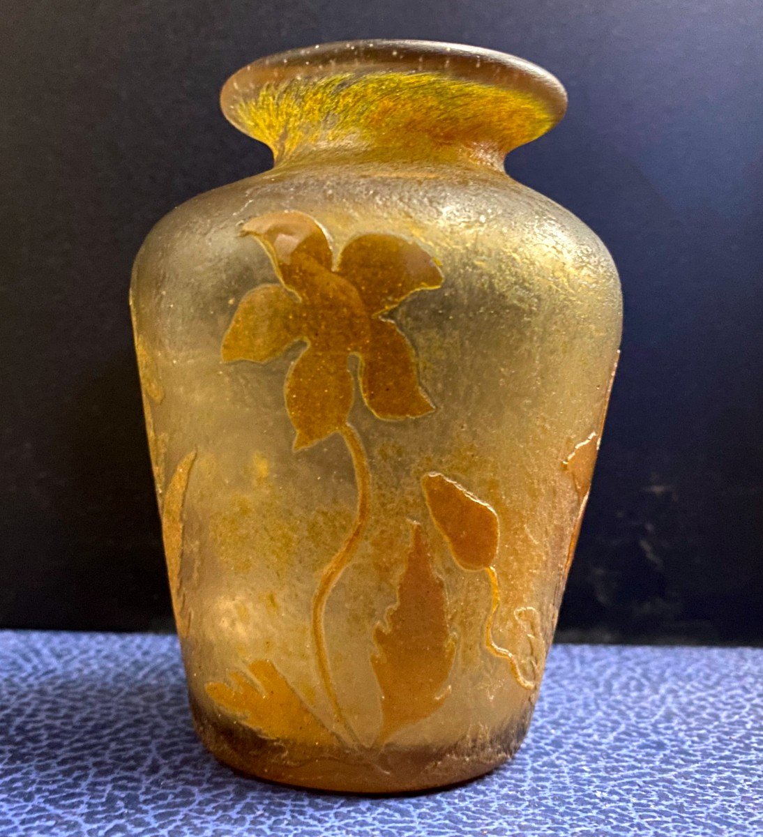 Dans Le Goût De Gallé Vase En Pâte De Verre Dégagé à l'Acide à Décor De Fleurs - 19 Ième -photo-2