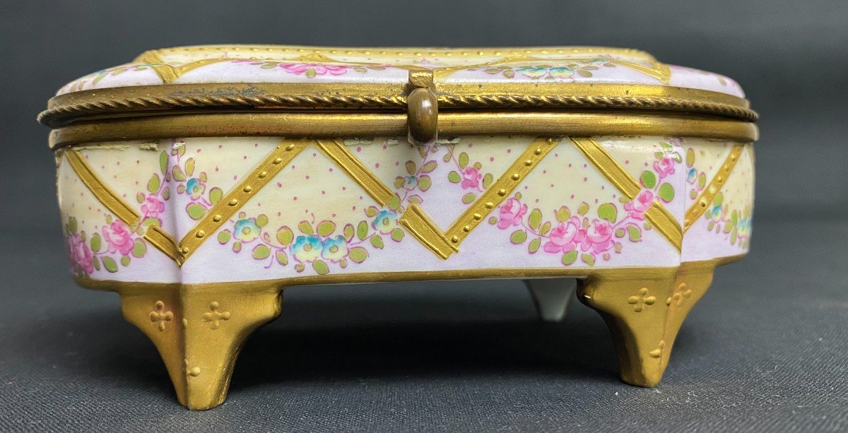 Saxe- Boîte En Porcelaine à Décor De Scène Galante - XIX ème -photo-5