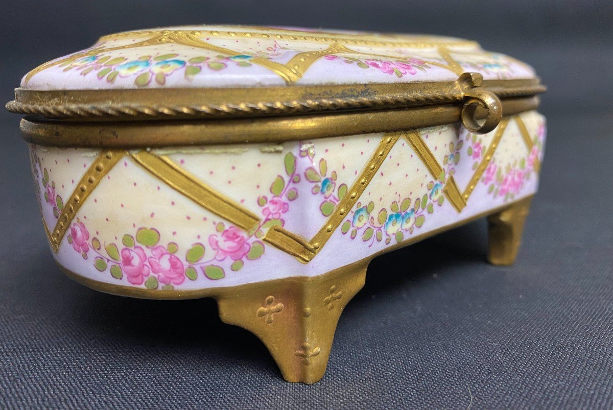 Saxe- Boîte En Porcelaine à Décor De Scène Galante - XIX ème -photo-7