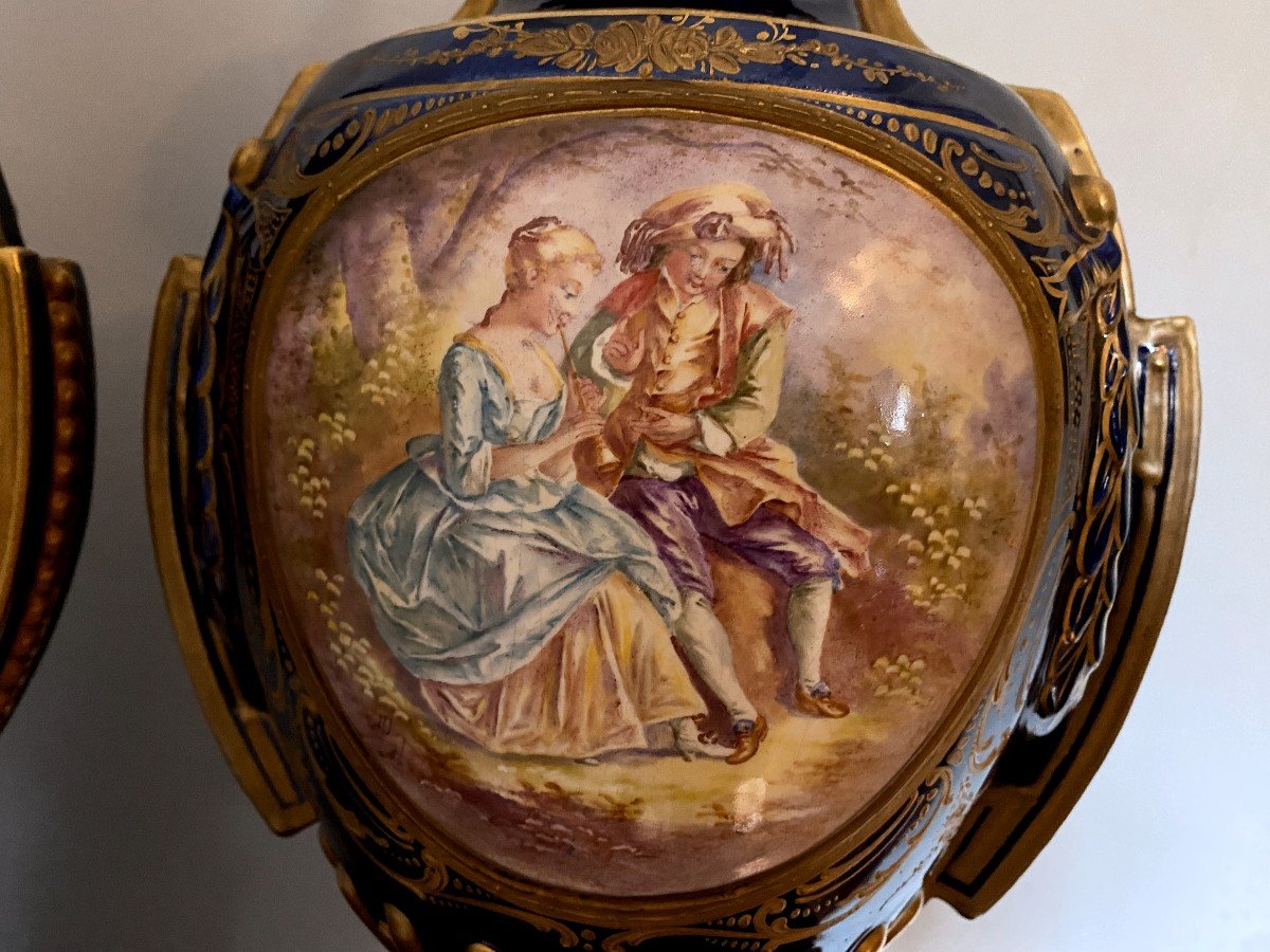 Paire De Vases En Porcelaine Bleu De Sèvres époque Napoléon III-photo-2