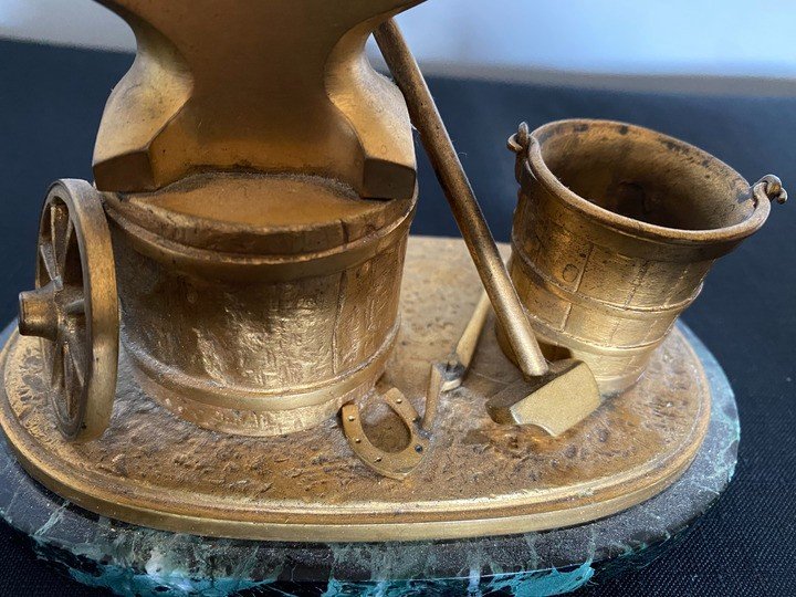 Gilt Bronze Group Anvil Hammer And Seal 19th Century-photo-2