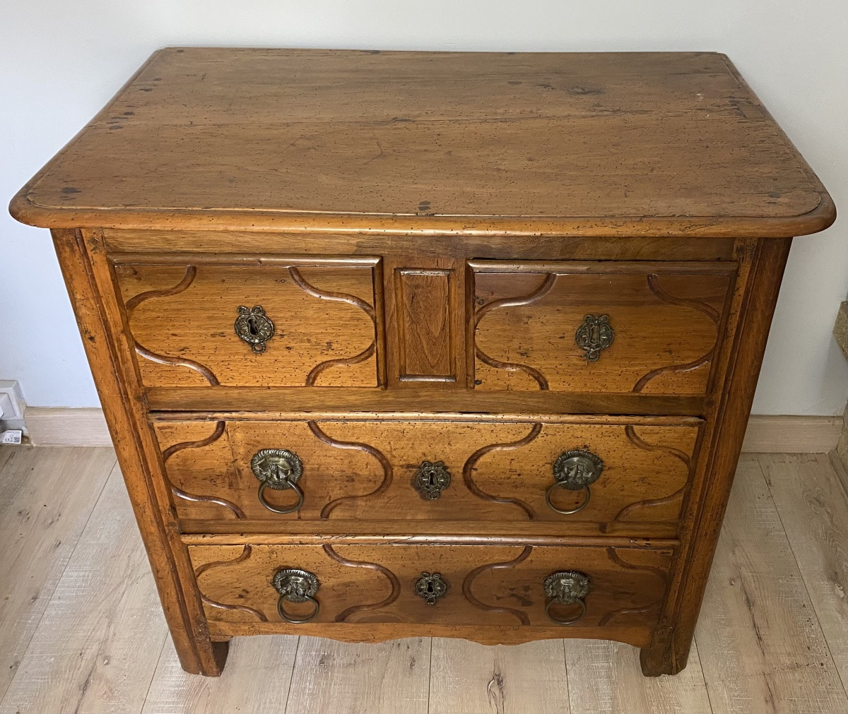 Small Parisian Louis XV Walnut Chest Of Drawers, 18th Century-photo-2
