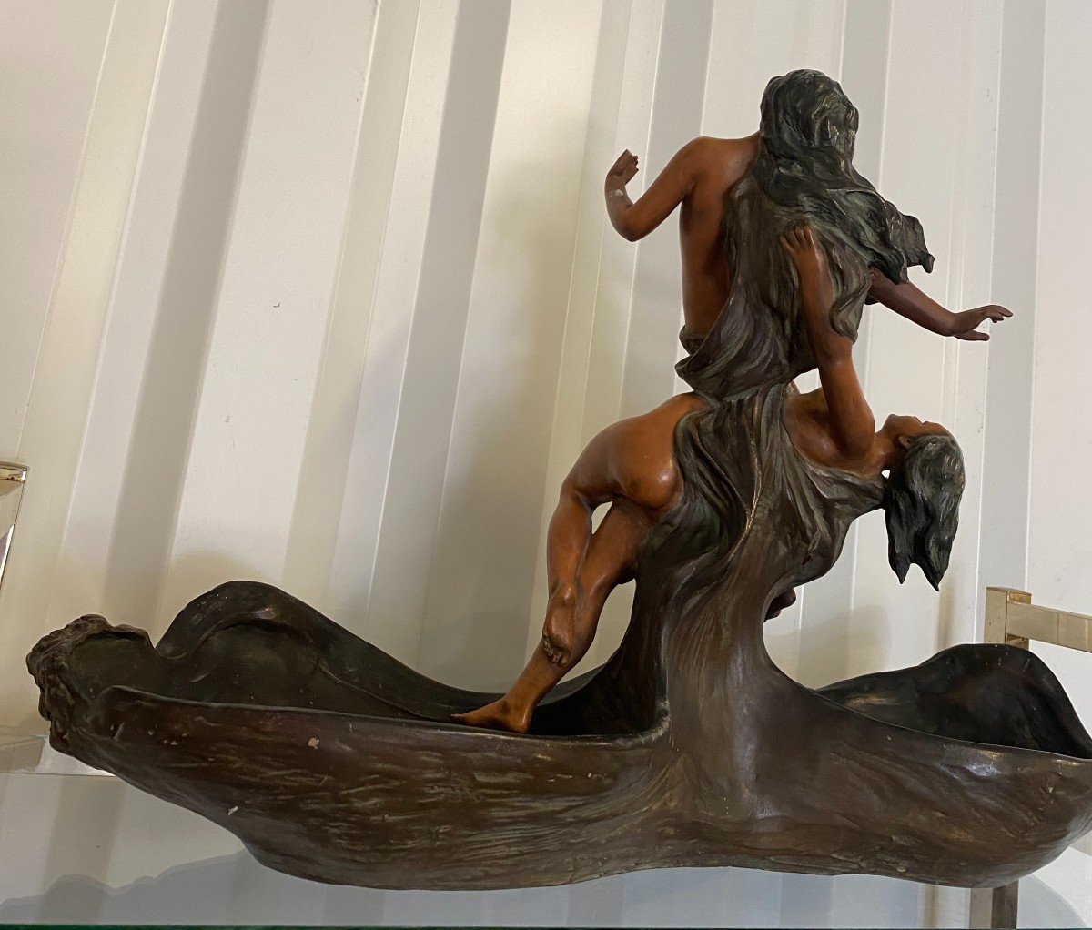 D'après Goldsheider, Grande coupe sculptée de Femmes en terre cuite-photo-5