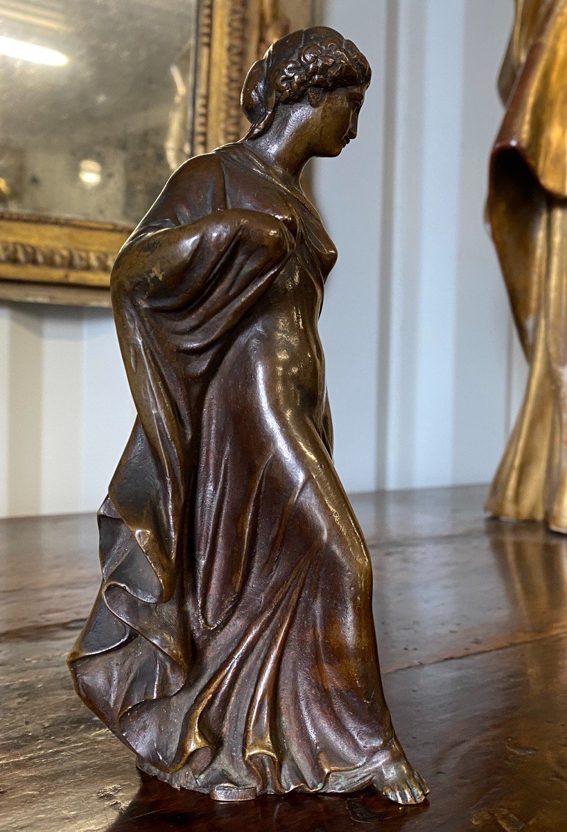 Bronze 19 I: Woman In The Drape In The Antique-photo-3