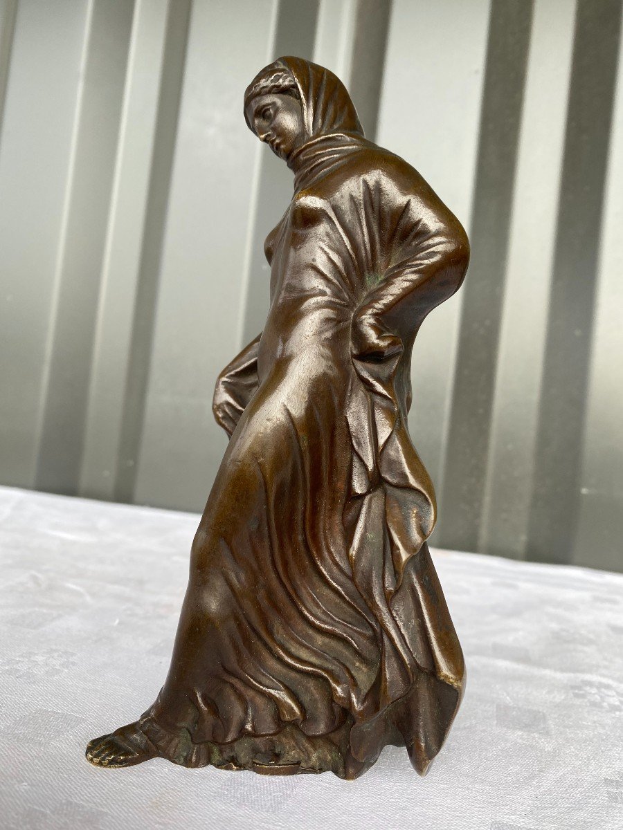 Bronze 19 I: Veiled Woman In The Antique-photo-2