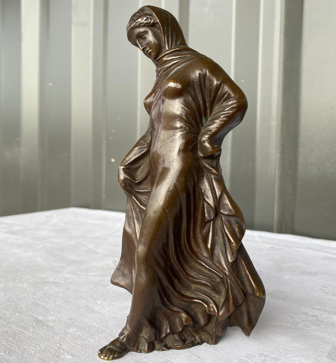 Bronze 19 I: Veiled Woman In The Antique-photo-2