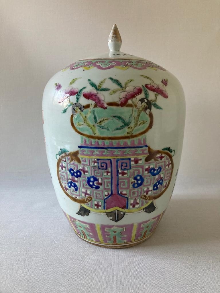 Chine Vase Couvert Porcelaine Famille Rose