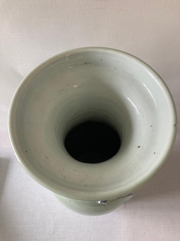 Chine Vase Porcelaine Blanc Bleu Sur Fond Céladon-photo-2