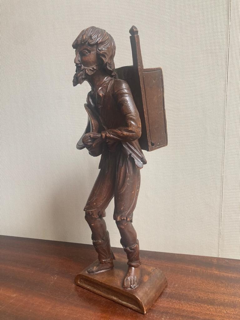 Statuette In Carved Wood The Peddler