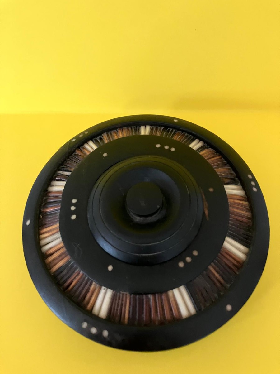 Round Box Of Poec-epic Feathers-photo-4