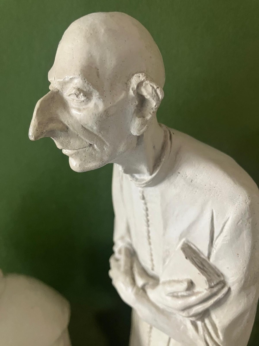 Caricature Statues Of Pol Quentin, A Pot-bellied Monk And A Slender Priest -photo-4