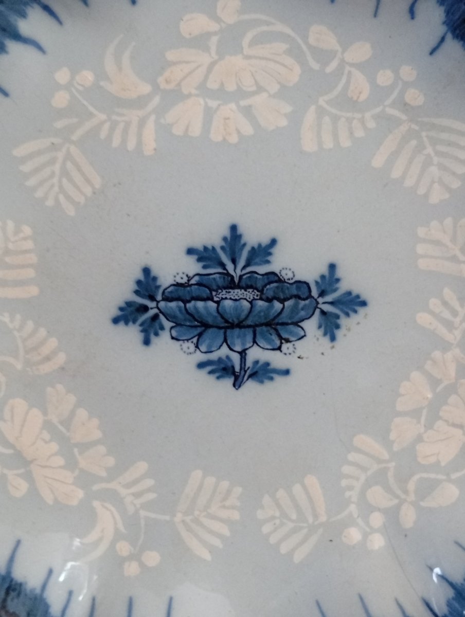 Saint Amand Earthenware Plate With "blanco Sobre Blanco" Design -photo-2