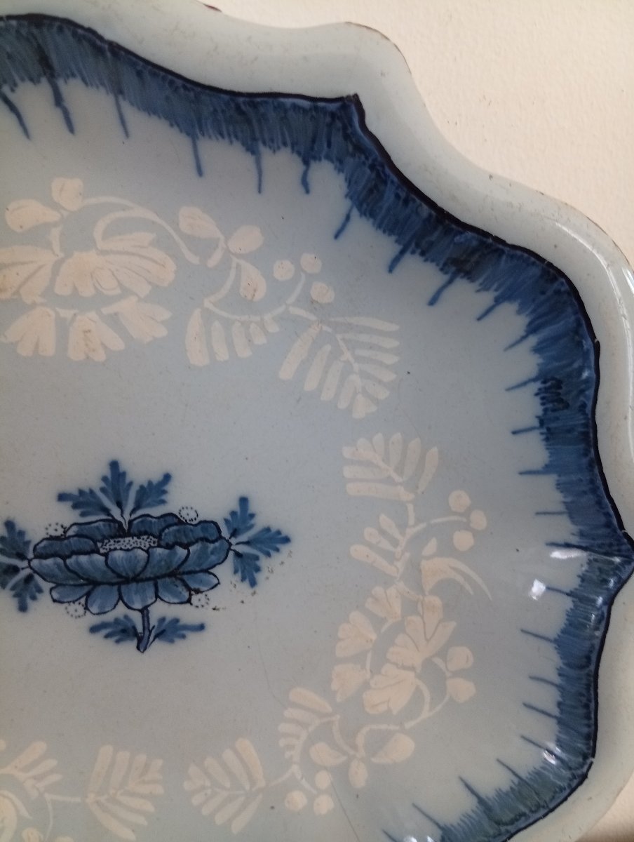 Saint Amand Earthenware Plate With "blanco Sobre Blanco" Design -photo-4
