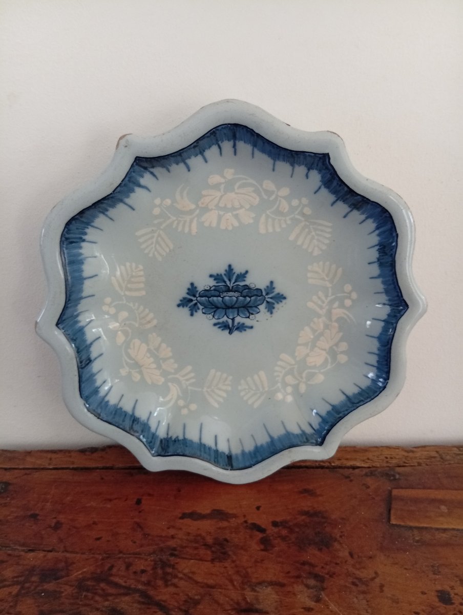 Saint Amand Earthenware Plate With "blanco Sobre Blanco" Design 