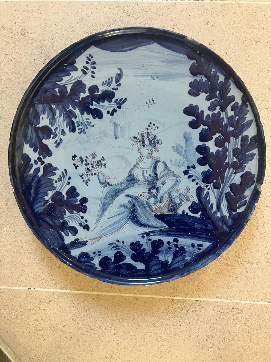 Italian Majolica Dish From Pavia, Berettino Collection 