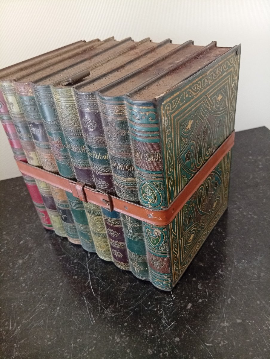 Huntley & Palmers Cookie Box-photo-2