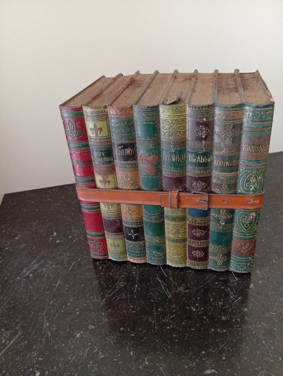 Huntley & Palmers Cookie Box-photo-1
