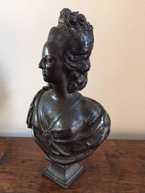 Small Bronze Bust Of Marie-antoinette-photo-2