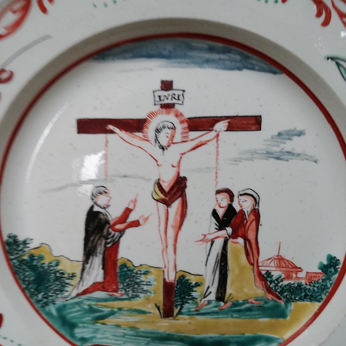 Fine English Earthenware Plate With Crucifixion Decoration-photo-2