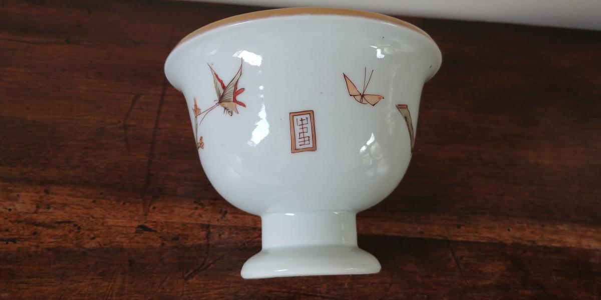 Coupe sur piedouche en porcelaine de Chine-photo-3