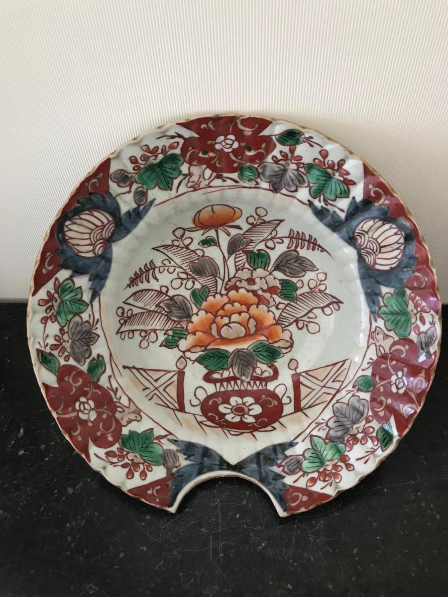 Plat à barbe en porcelaine Imari