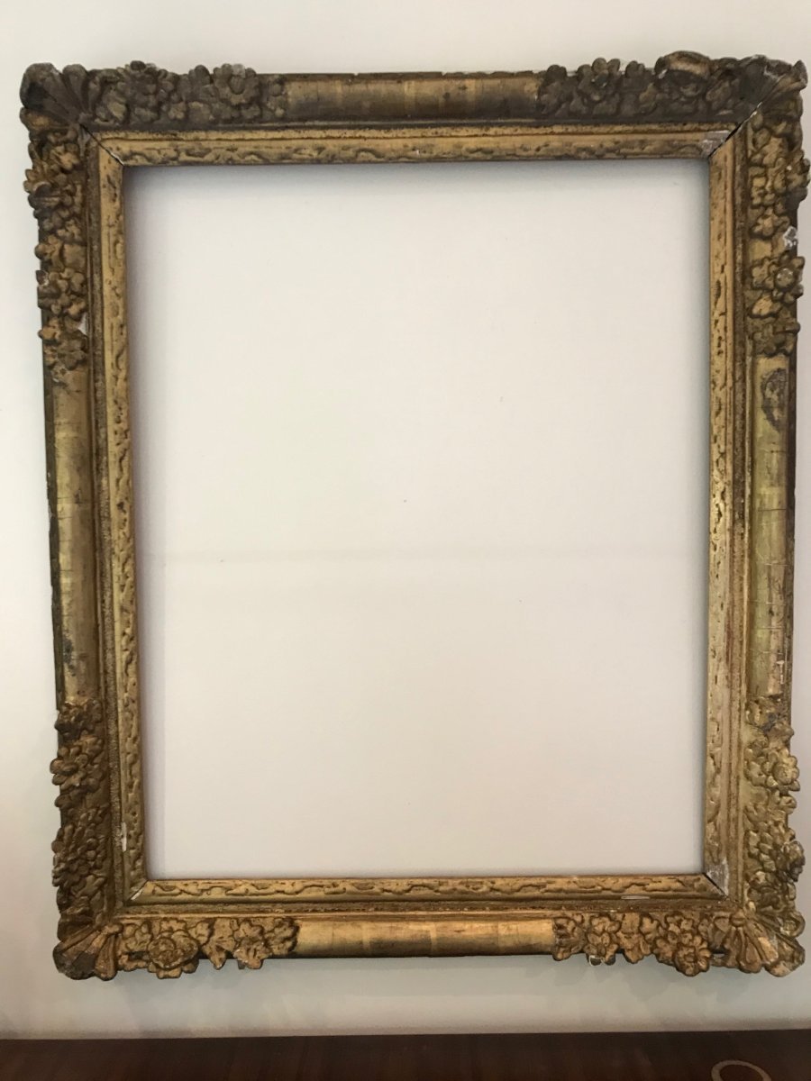 Grand Cadre Louis XIII En Bois Sculpté