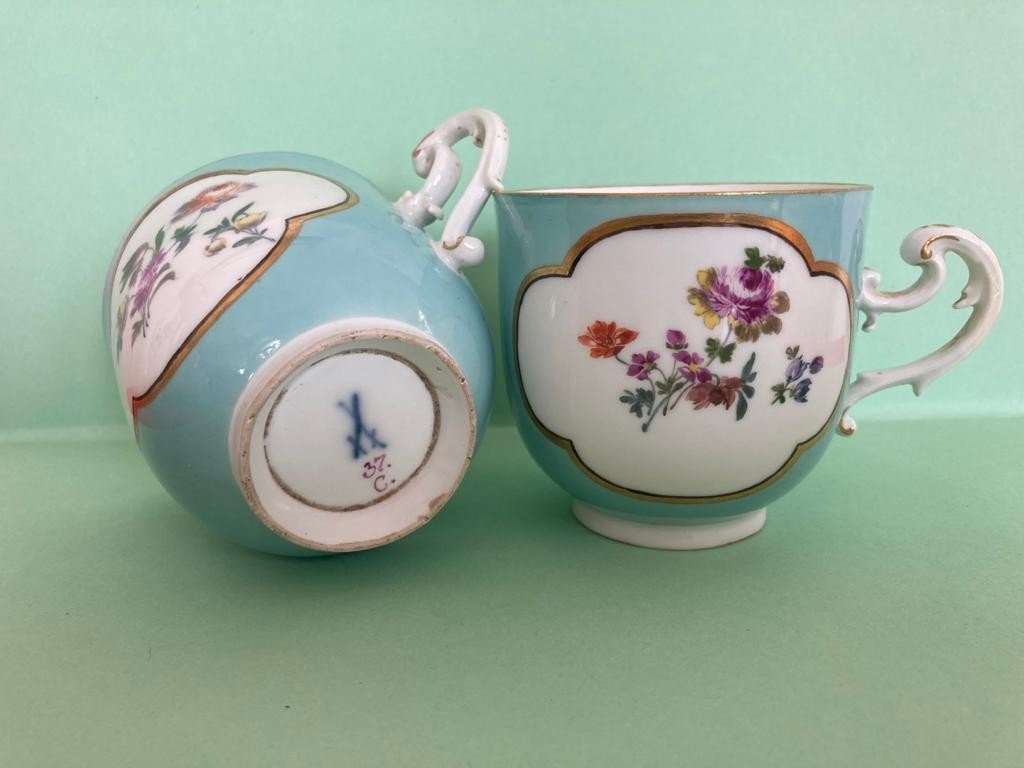 Meissen. Paire De Tasses En Porcelaine.-photo-2