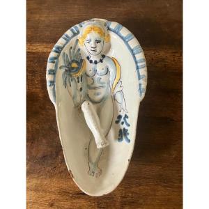 Curieuse saucière XVIIIe Delft ou Nevers 