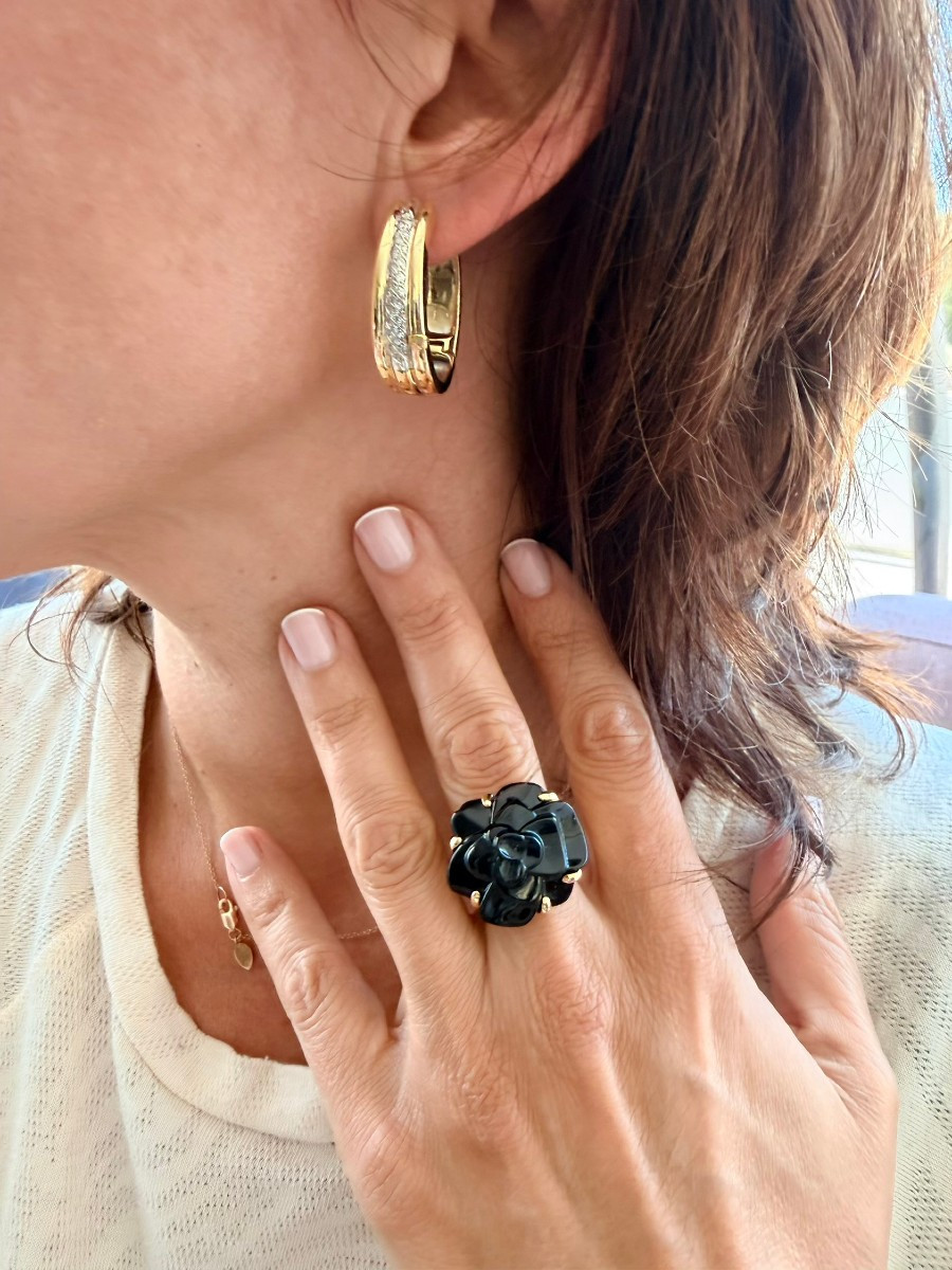Bague Camelia or jaune de la maison Chanel-photo-3