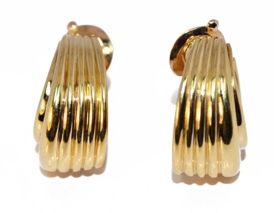 Boucles d'Oreilles Or Jaune Signées De La Maison Van Cleef And Arpels 