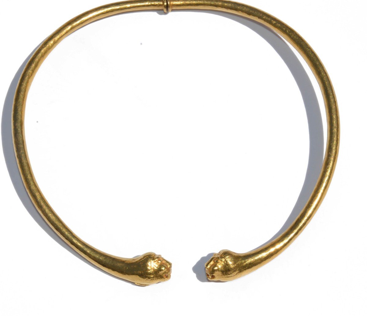 Collier Torque De La Maison Zolotas En Or Jaune Martelé