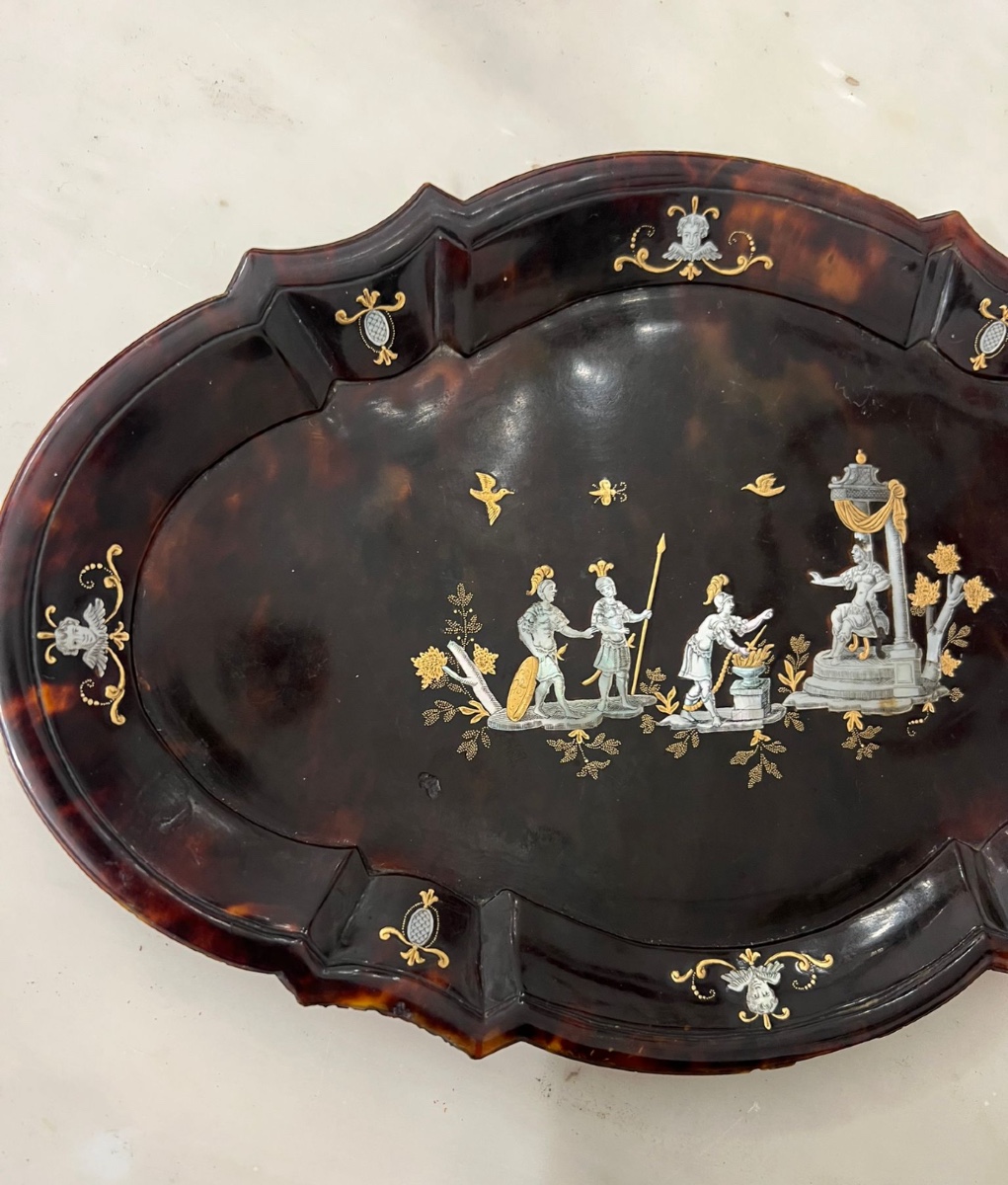 Extremely Rare Plate Inlaid With Gold, Mother-of-pearl And Tortoiseshell -photo-1