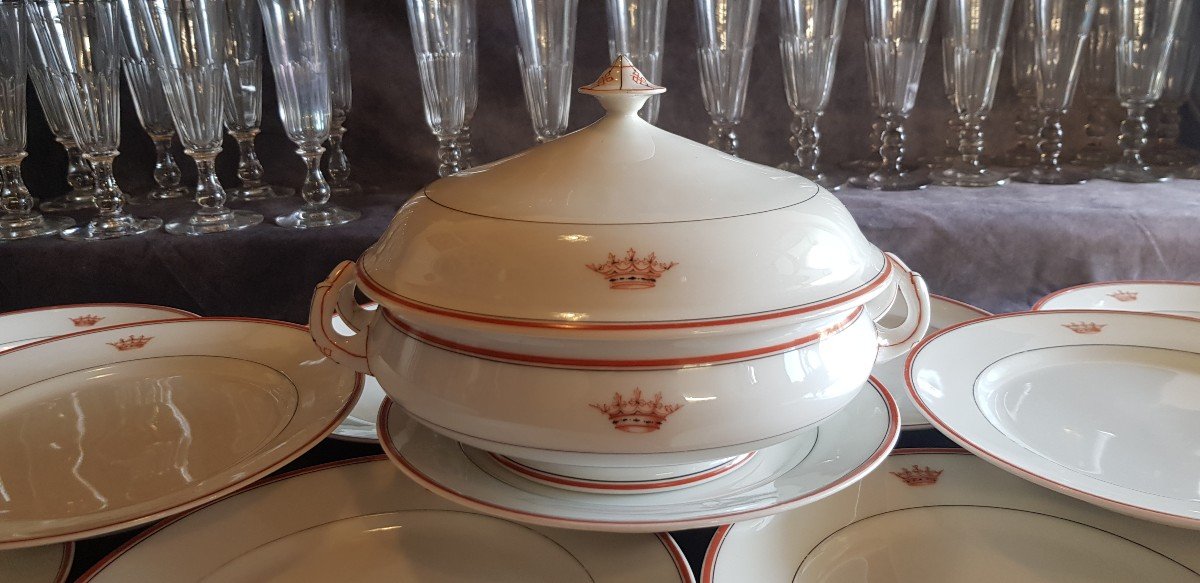 Lot Onze Assiettes Et Soupière Porcelaine XIX S  Couronne Marquis Fabrication C. Garnier & Cie