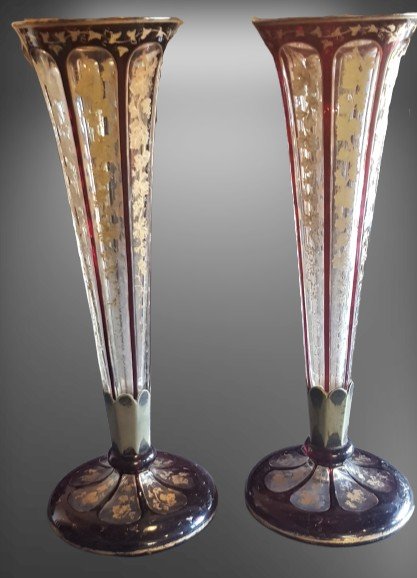 Paire De Grands Vases Cornets Anciens Cristal Bohème  Napoléon III Decor Rouge Et Or H 44 Cm