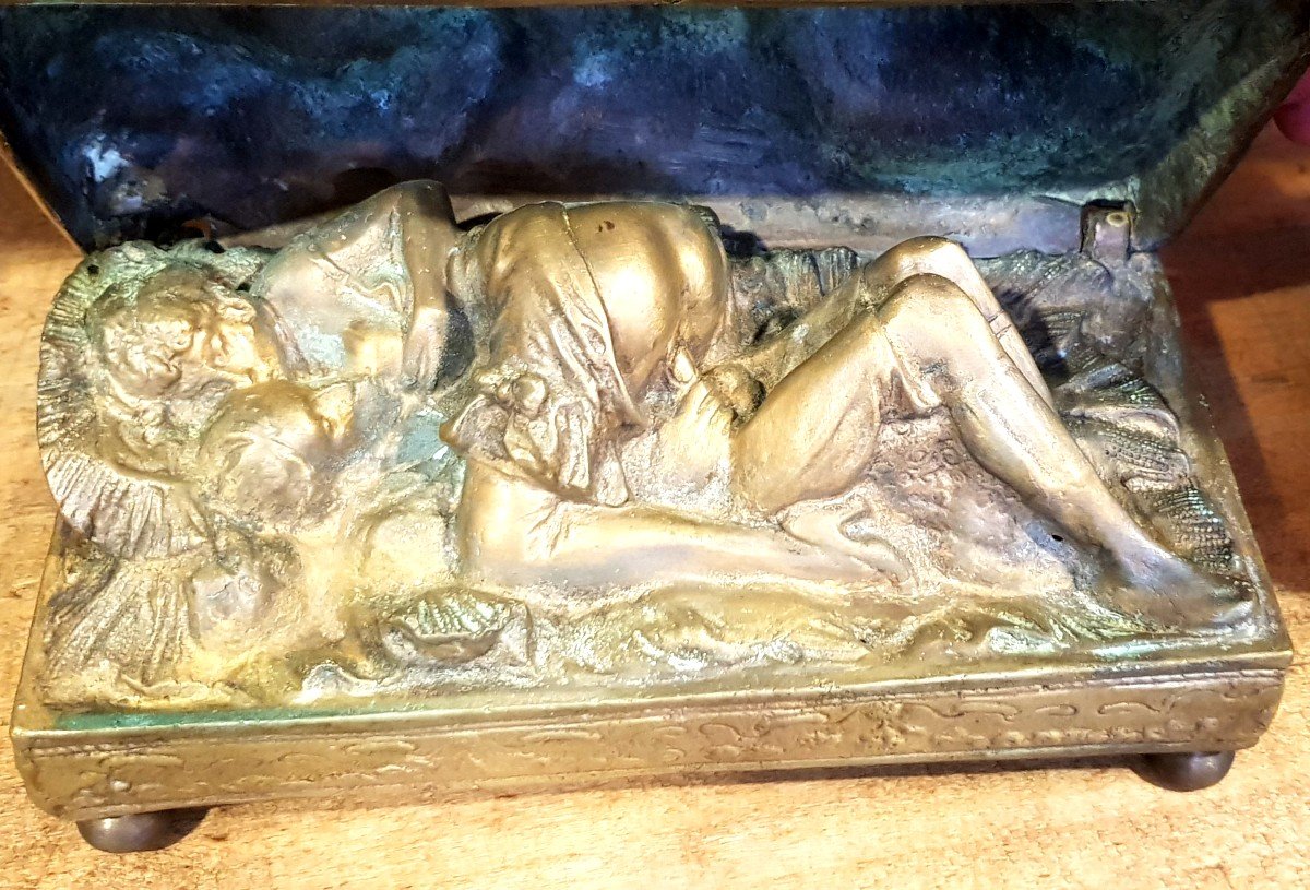 Old Mechanical Secret Box In Bronze Erotica Entwined Couple-photo-2
