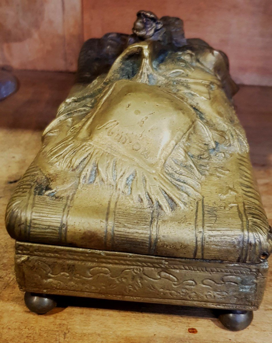 Old Mechanical Secret Box In Bronze Erotica Entwined Couple-photo-4