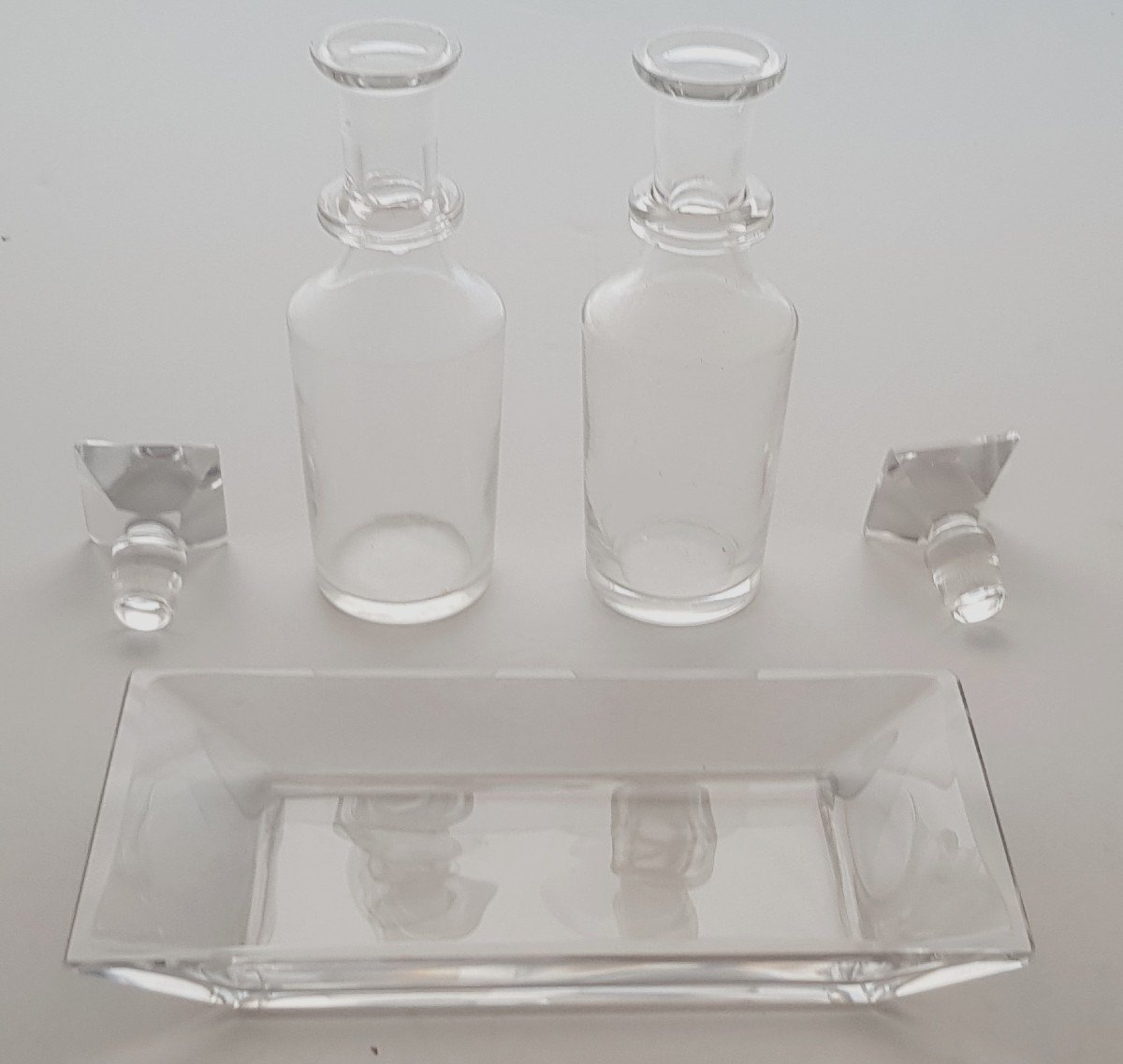 Old Servant Two Oil Cruets And Vinegar Bowl And Small Crystal Tray-photo-4
