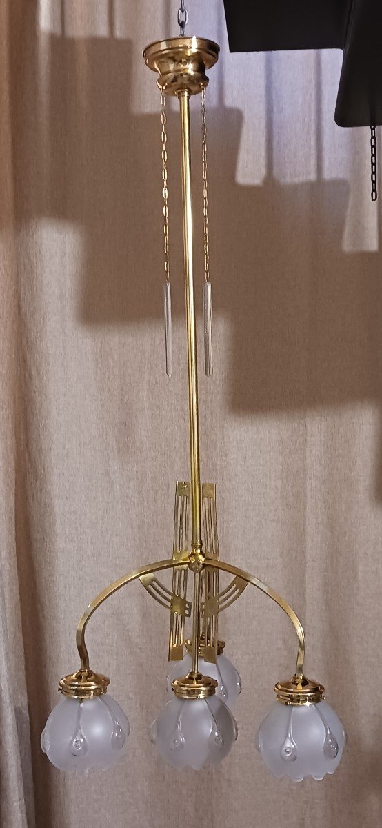 Art Nouveau Chandelier In Polished Brass And Satin Glass Tulips-photo-2