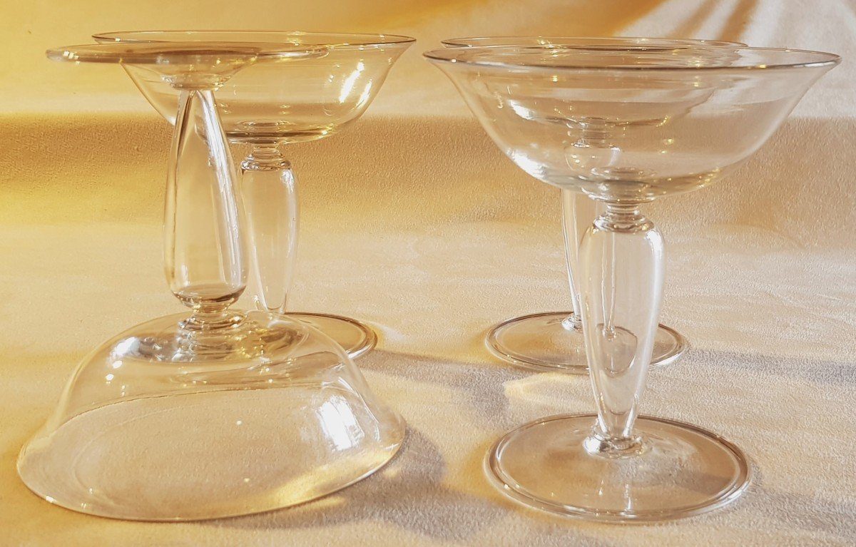Set Of 4 Old Champagne Glasses In Blown Glass-photo-1