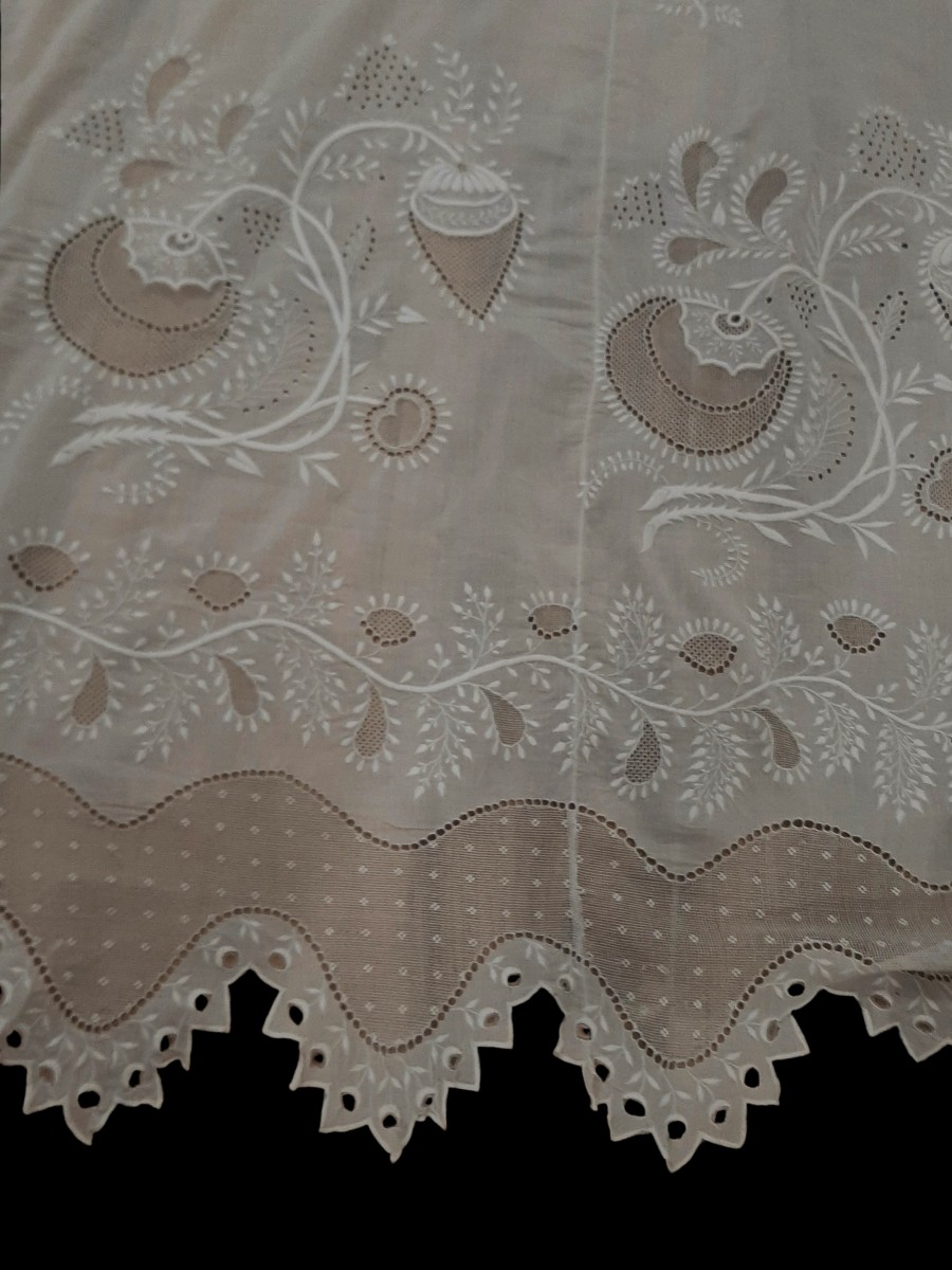 Ancien Couvre Lit En Mousseline Brodé Main   305x240 Cm -photo-5
