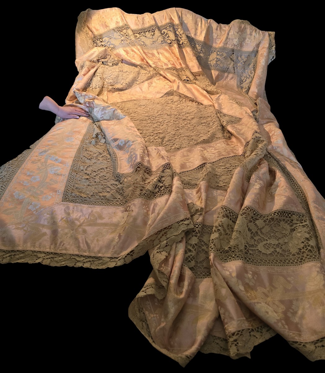 Grand Dessus De Lit Art Nouveau En Soie Et Dentelle 280x270 Cm