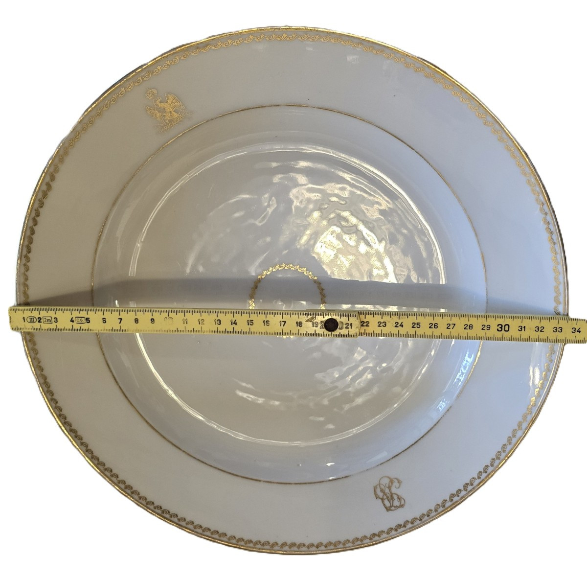 Ancienne assiette en porcelaine ronde monogramme et couronne princière-photo-3