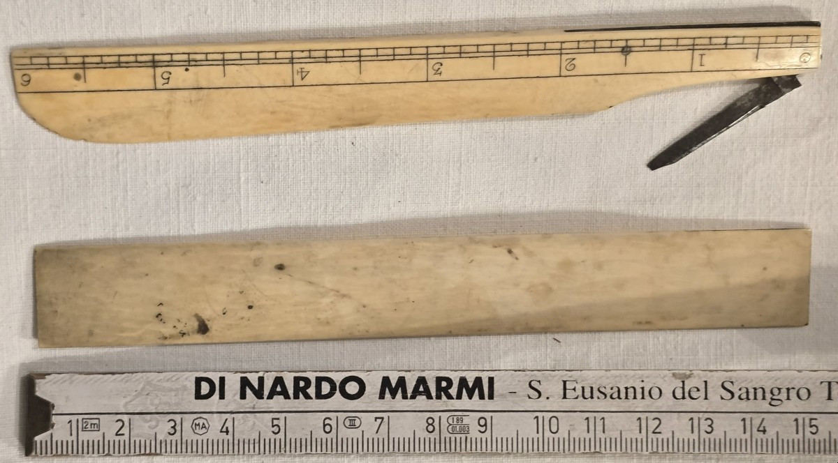 Two Ancient Measuring Instruments In Ivory From The 18th Century-photo-1