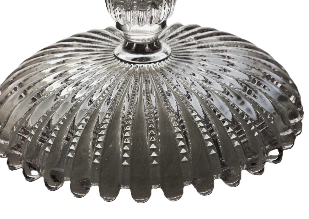 ancienne coupe sur pied en verre  moulé Baccarat diamètre 20 cm-photo-1