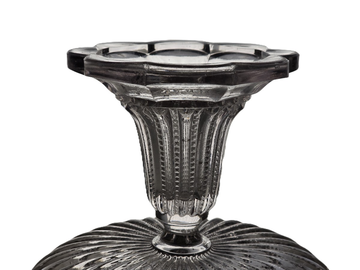 ancienne coupe sur pied en verre  moulé Baccarat diamètre 20 cm-photo-2