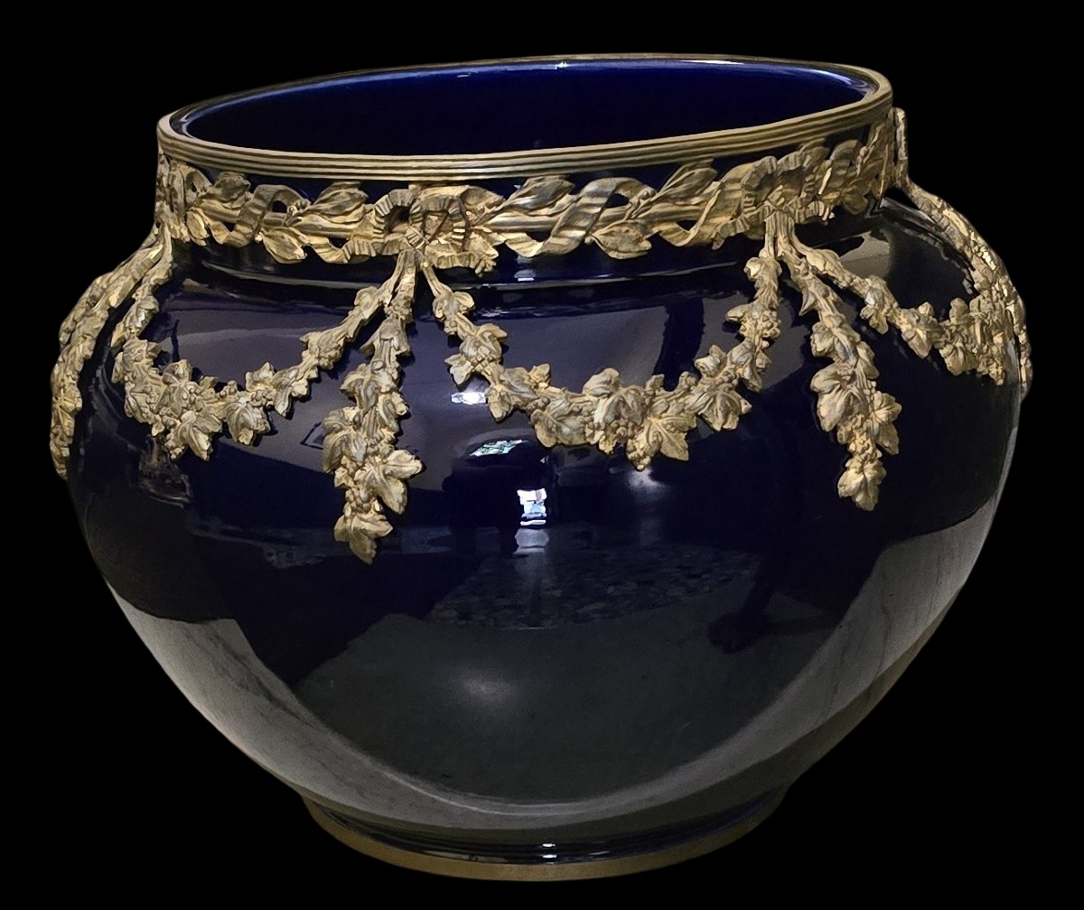 Large Antique Cachepot In Sèvres Blue Porcelain, Mounted In Bronze