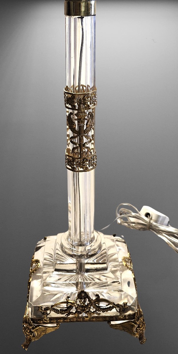  ancien pied de lampe en cristal et ornements en  metal doré 